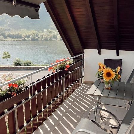 Oberfell Ferienwohnung Moselflair Mit Direktem Blick Auf Die Mosel Und Weinberge מראה חיצוני תמונה