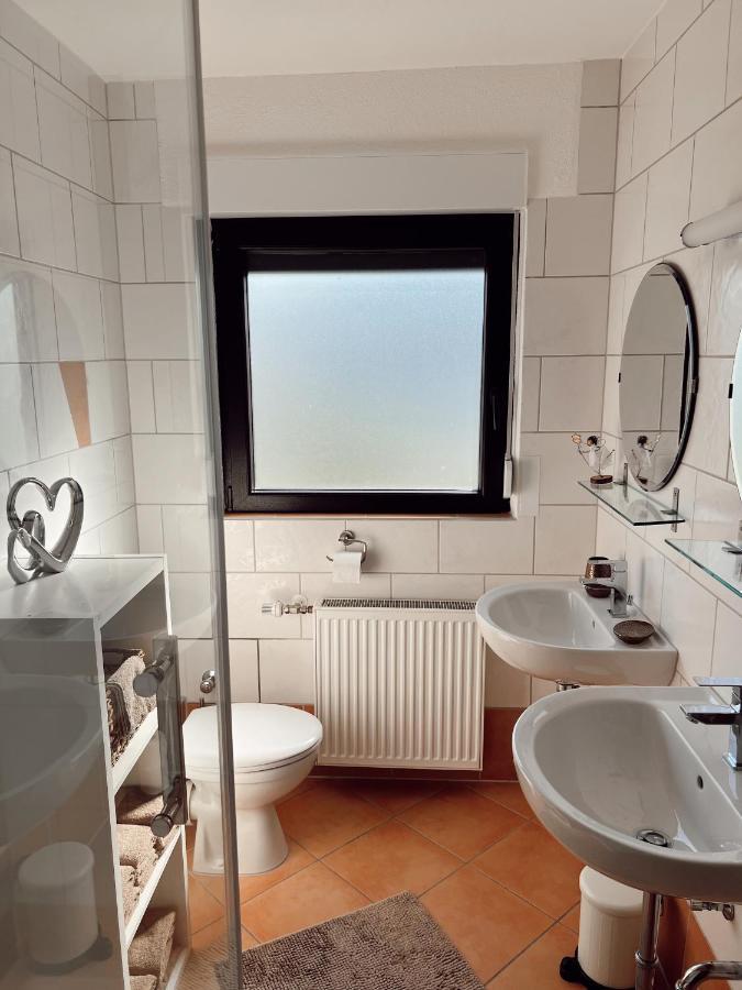Oberfell Ferienwohnung Moselflair Mit Direktem Blick Auf Die Mosel Und Weinberge מראה חיצוני תמונה