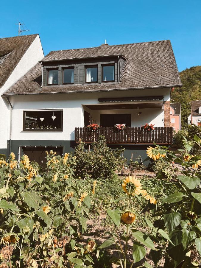 Oberfell Ferienwohnung Moselflair Mit Direktem Blick Auf Die Mosel Und Weinberge מראה חיצוני תמונה